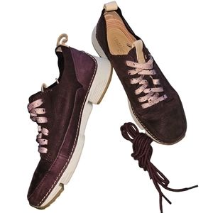 Clark's walking shoes casual sneakers sz 38 R / 39 L GUC